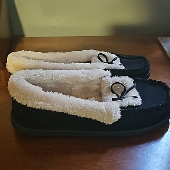 Old Navy House Slippers - Picture 3 of 3